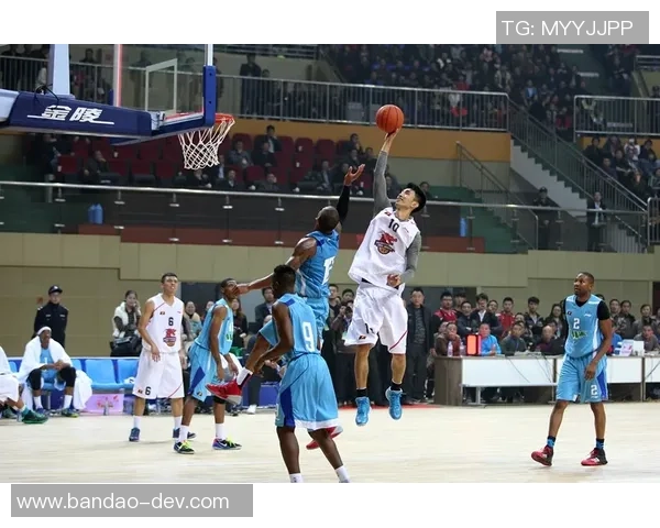 激情四溢的篮球赛联赛开启全新篇章球迷热情高涨期待精彩对决